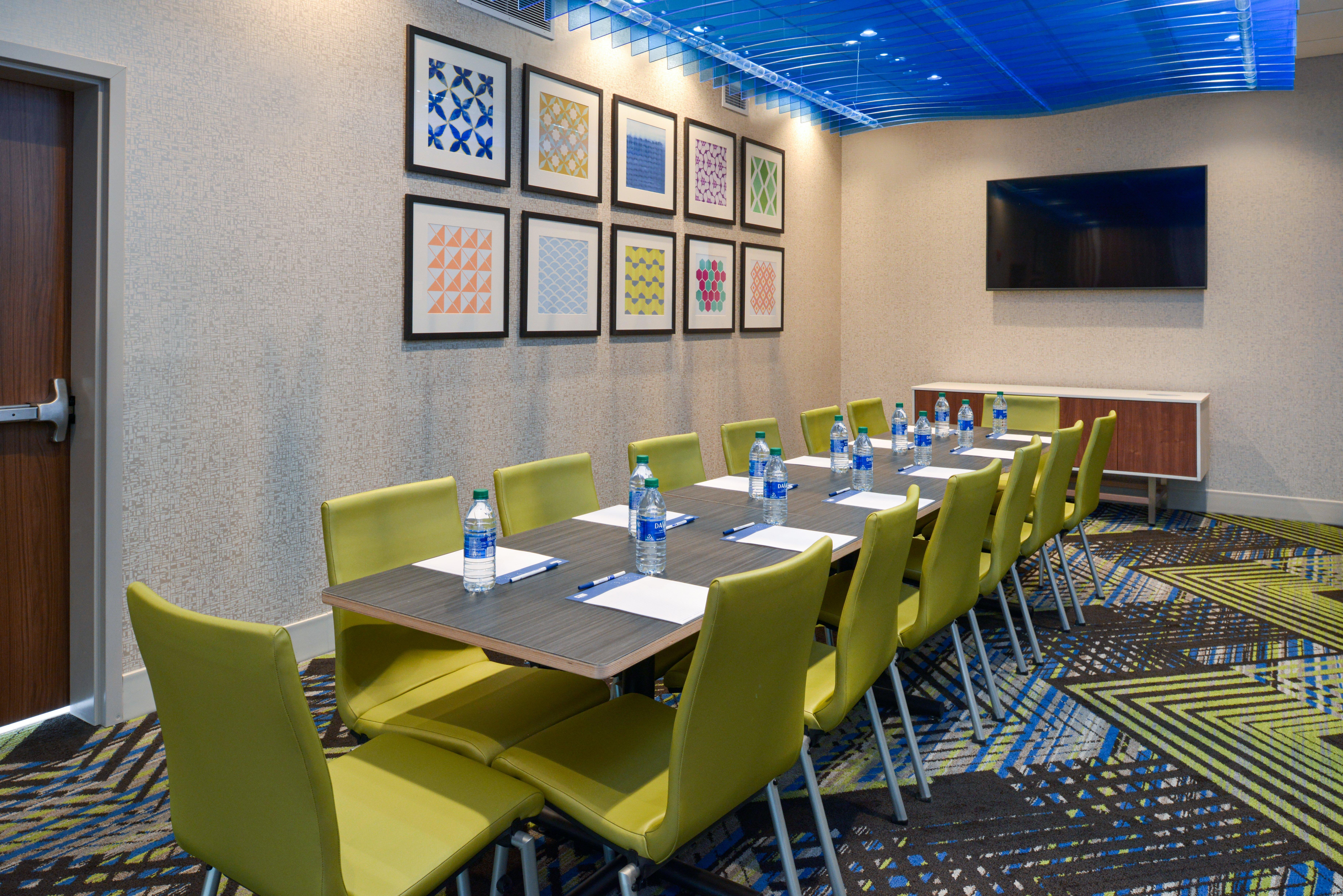 Holiday Inn Express & Suites - Elko By Ihg Экстерьер фото